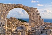 Привитых туристов пускают на Кипр без тестов и карантинов